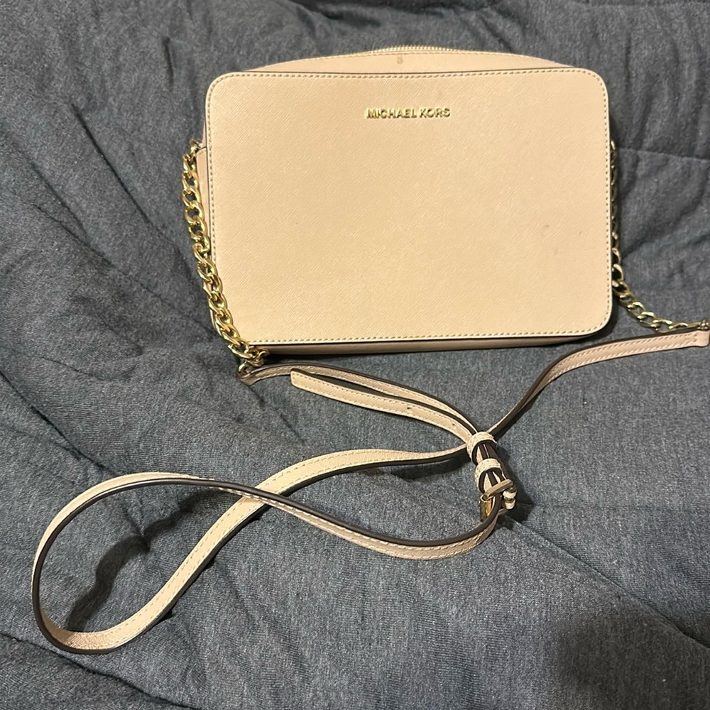 Beige Michael kors shoulder purse!